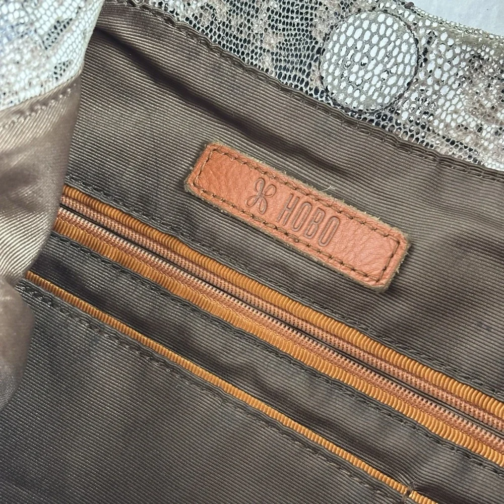 Hobo Gardner Shoulder Bag Purse Lizard Print Italian Leather Slouchy White Brown